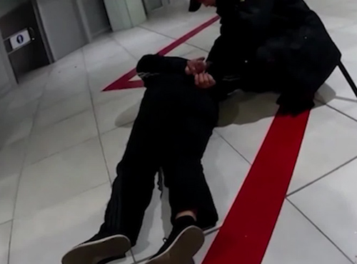 Омичу светит срок за пьяный дебош в аэропорту