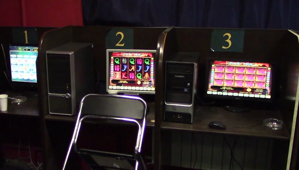 Отцы почти в три раза реже увлекаются азартными играми, чем бездетные мужчины