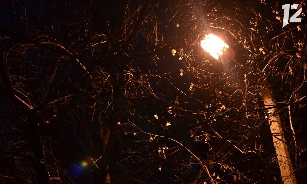 В отдалённом районе Омска заработало уличное освещение