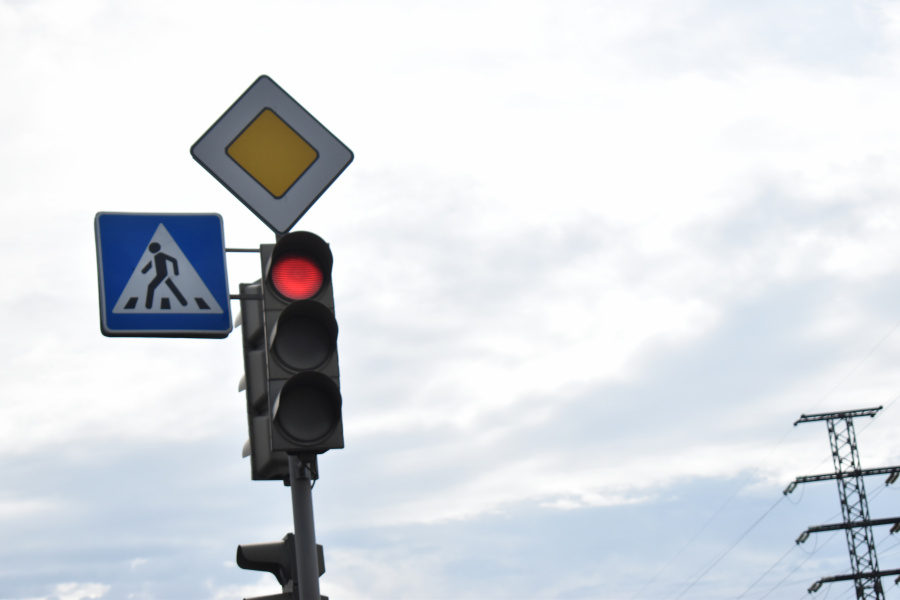 В Омске на улице Кирова и проспекте Мира появятся новые светофоры