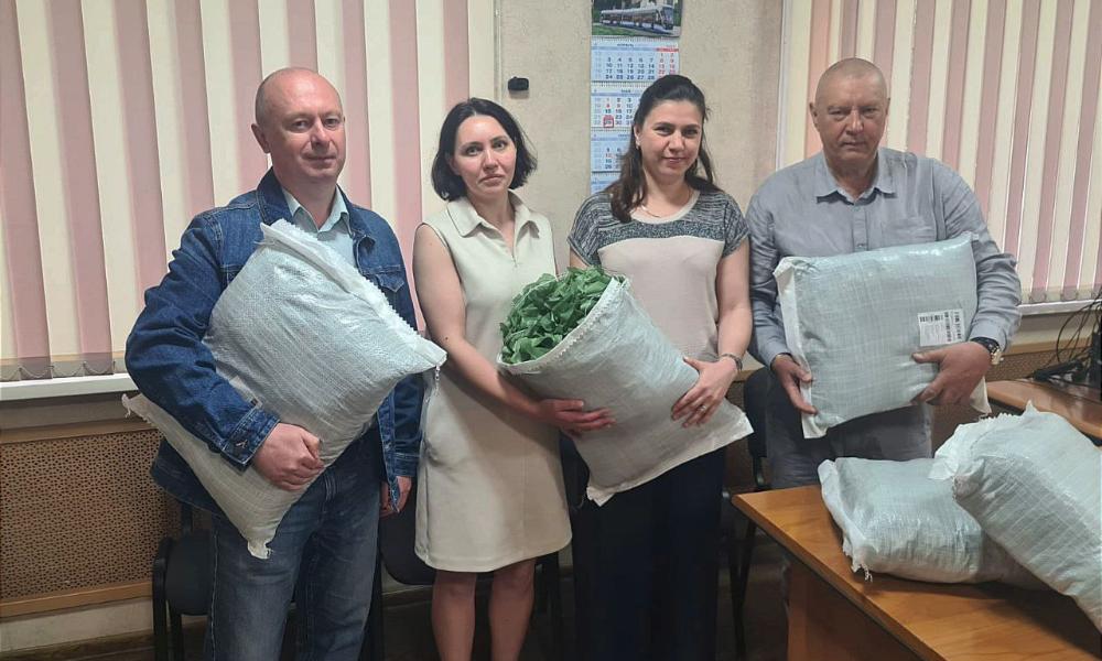 Из омского троллейбусного депо в зону СВО отправили 10 маскировочных сетей