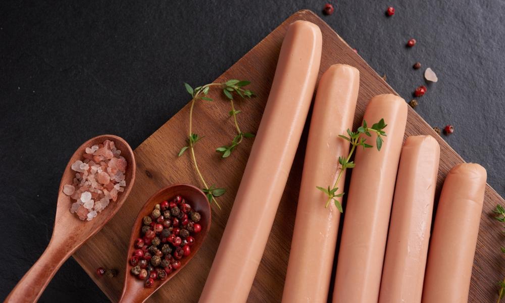 В Омской области подорожали сосиски, но подешевели яблоки