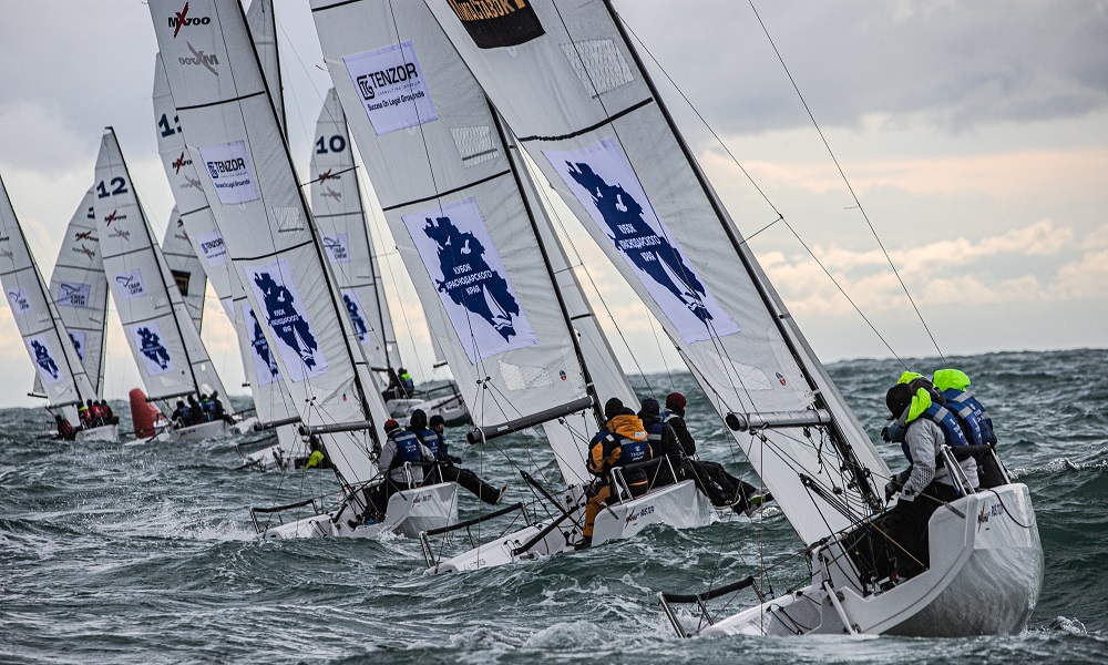 Омичи стали победителями соревнований по парусному спорту в Сочи