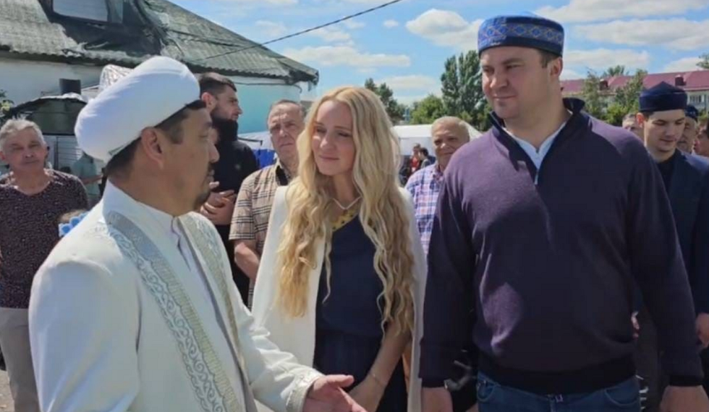 Празднование Курбан-байрама в Омске посетил глава региона Виталий Хоценко