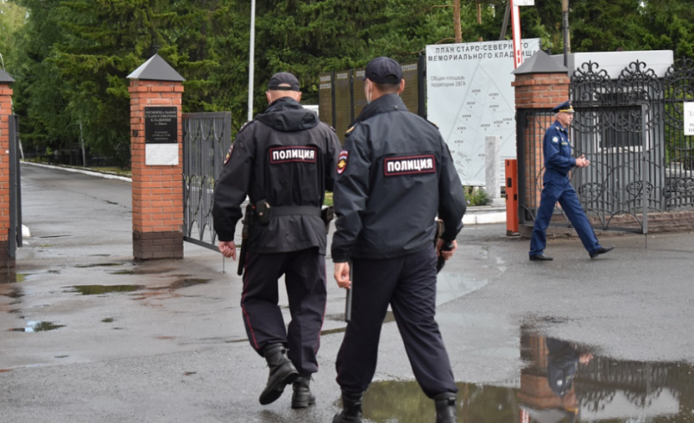 Безопасность школьников в первый день учёбы обеспечивают 1,5 тысячи полицейских