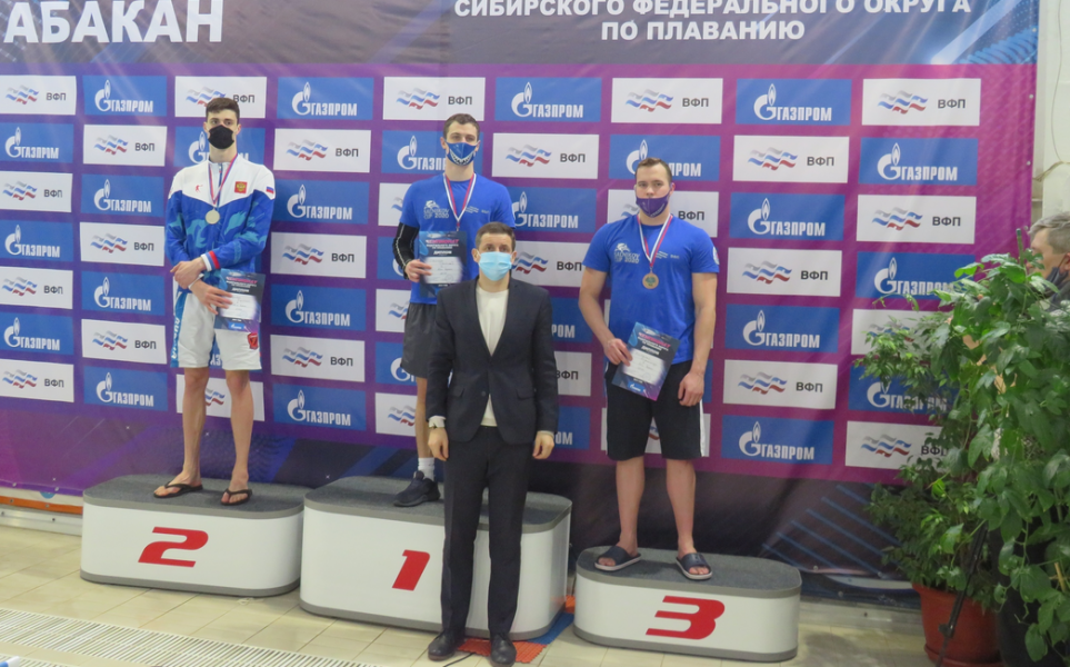 Омичи взяли десять медалей на чемпионате и первенстве Сибири по плаванию