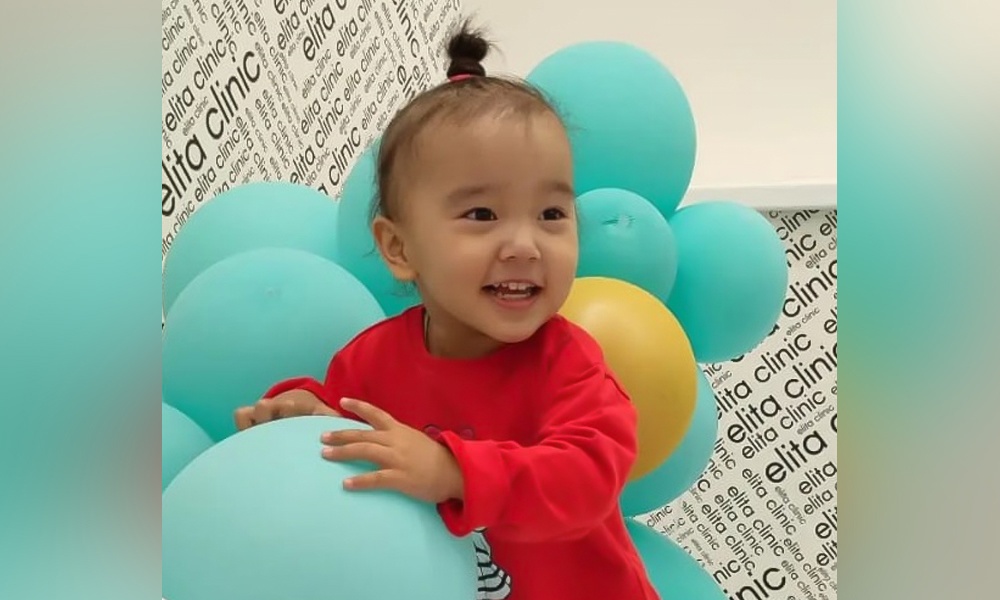 Маленькой омичке Амине нужна срочная помощь