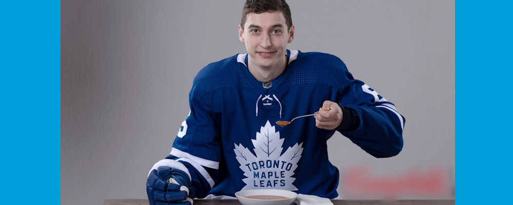  Илья Михеев прорекламировал борщ за океаном