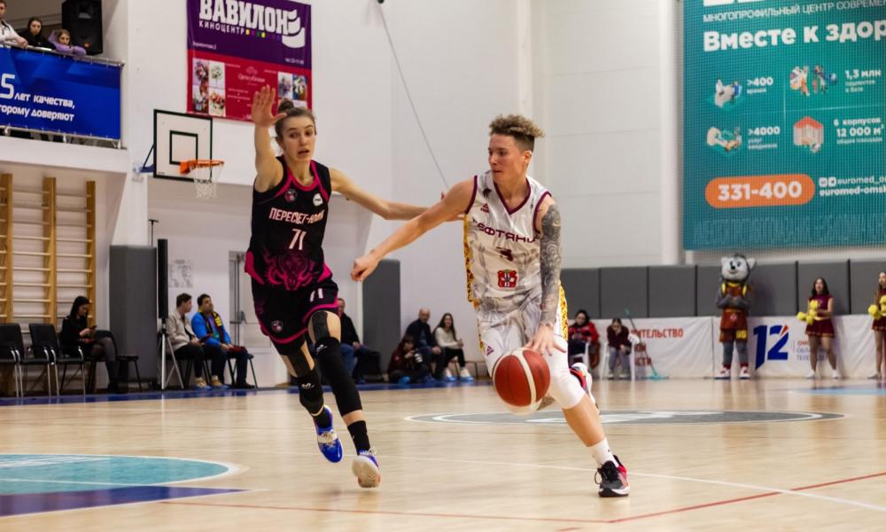 Баскетболистки омского «Нефтяника» сыграют в Оренбурге с местным клубом «Надежда»