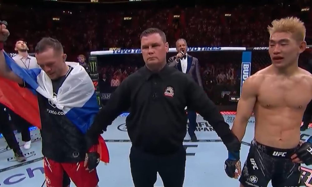 Прервал серию поражений: омский боец Пётр Ян победил китайца Сонга Ядонга 