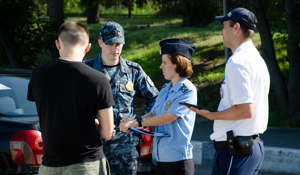 Судебные приставы в Омске арестовали четыре автомобиля должников