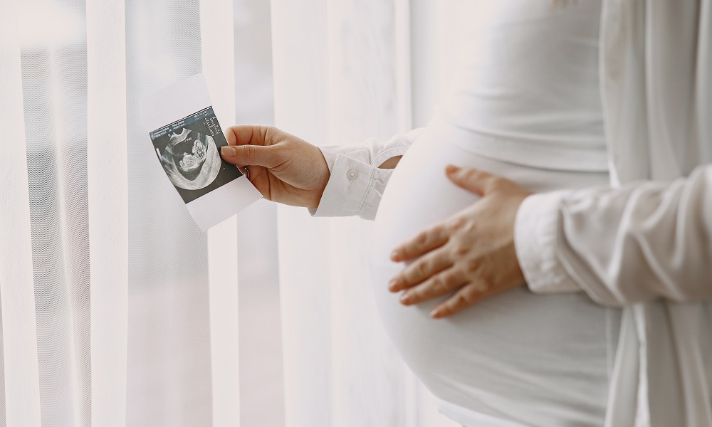 Омские медики напомнили, что курение и здоровая беременность несовместимы