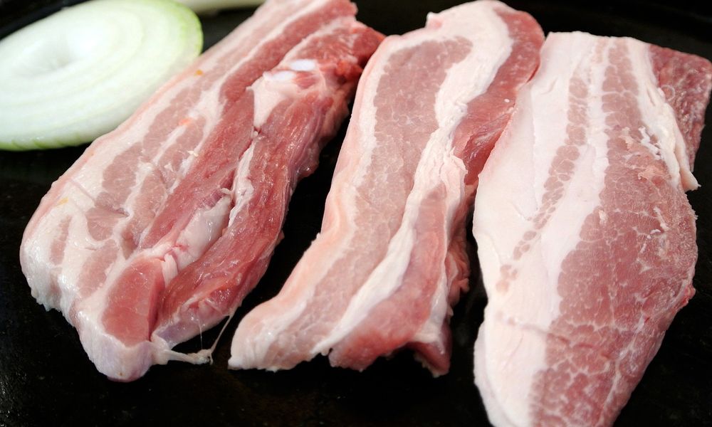 В омской ветеринарной лаборатории нашли в свинине листерии