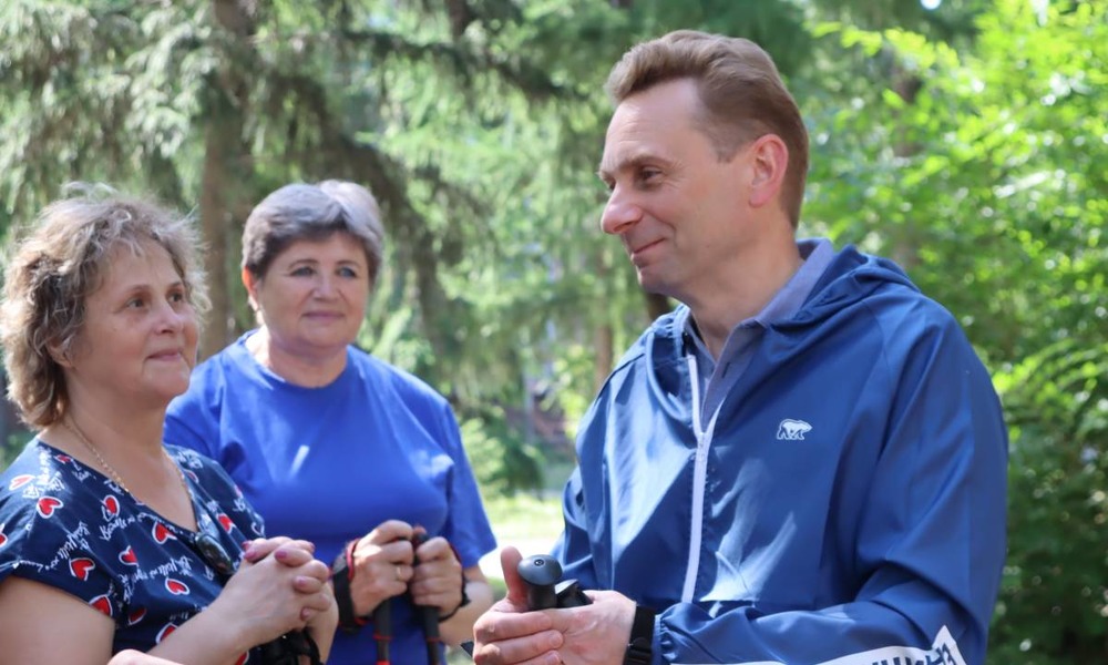 Победитель предварительного голосования партии «Единая Россия» принял участие в организации мастер-класса по скандинавской ходьбе