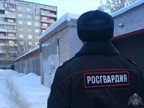 В Омске росгвардейцы задержали наркомана