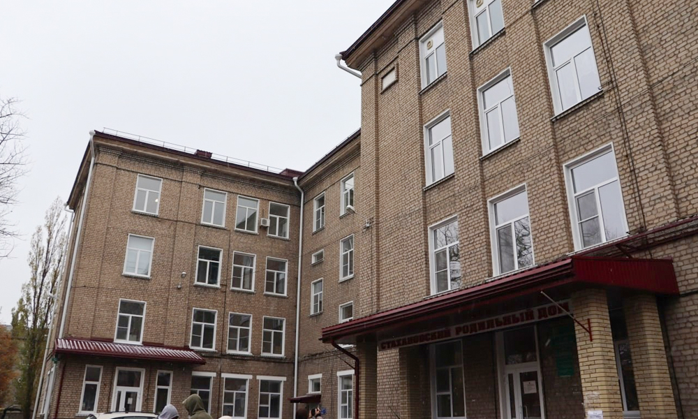 В Стахановском роддоме завершают масштабный ремонт при поддержке Омской области