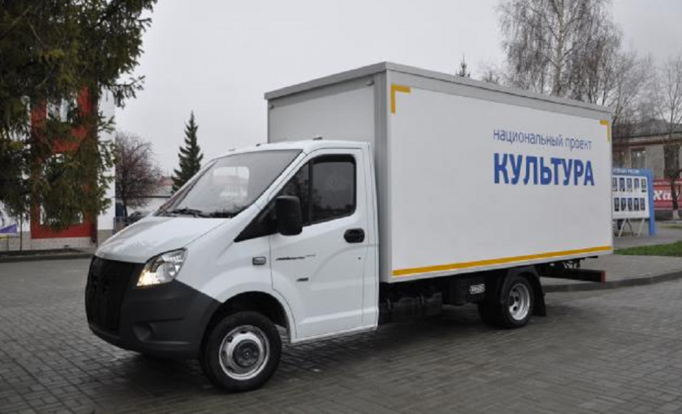 Культура с доставкой: в Омскую область поступят ещё шесть автоклубов