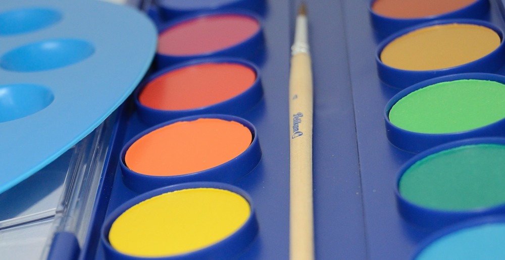 Первоклаccникам нужны одежда и канцтовары - омичи могут помочь 