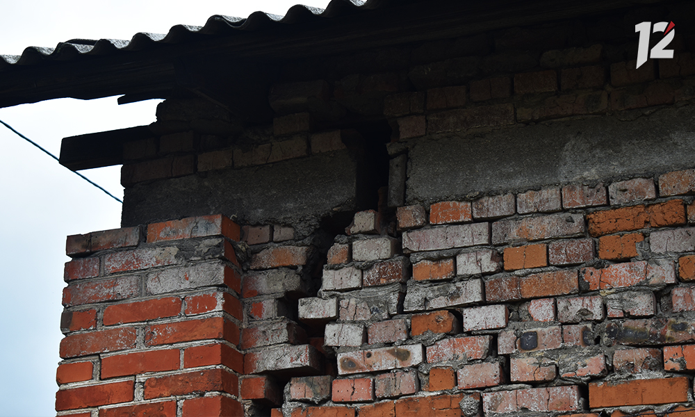 Аварийный дом на улице 10 лет Октября в Омске начнут готовить к сносу