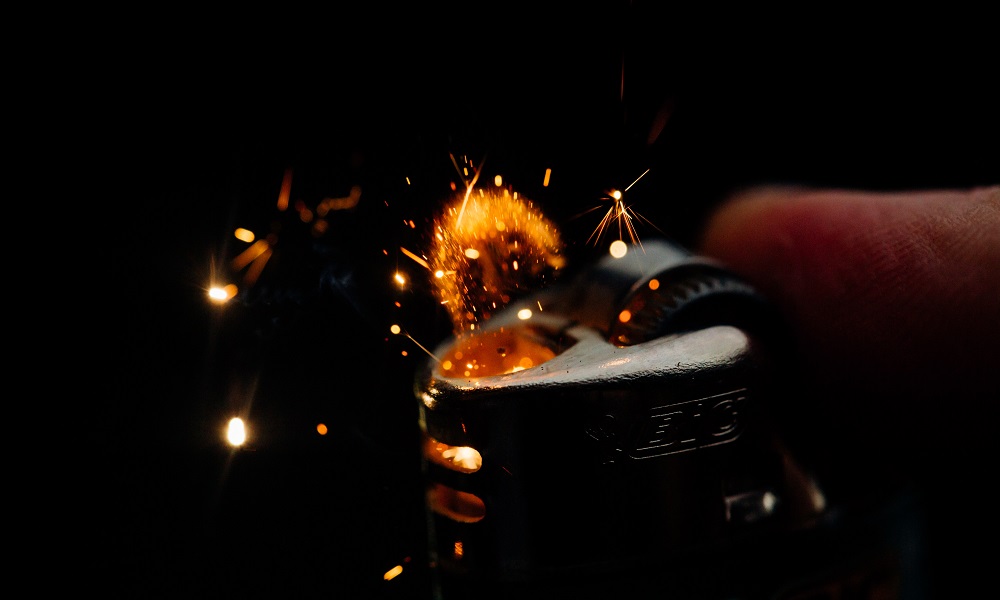 Омич в ярости сжёг чужую машину