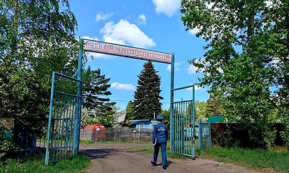 Сотрудники МЧС следят за омскими дачниками с воздуха