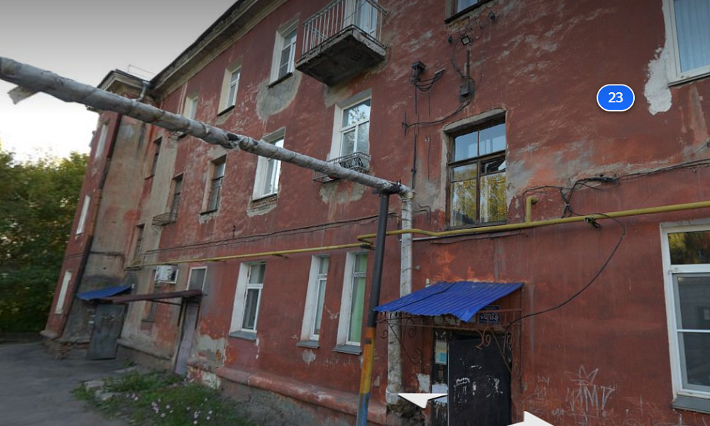 В Омске ввели режим ЧС из-за угрозы обрушения аварийного дома на улице Новосортировочная