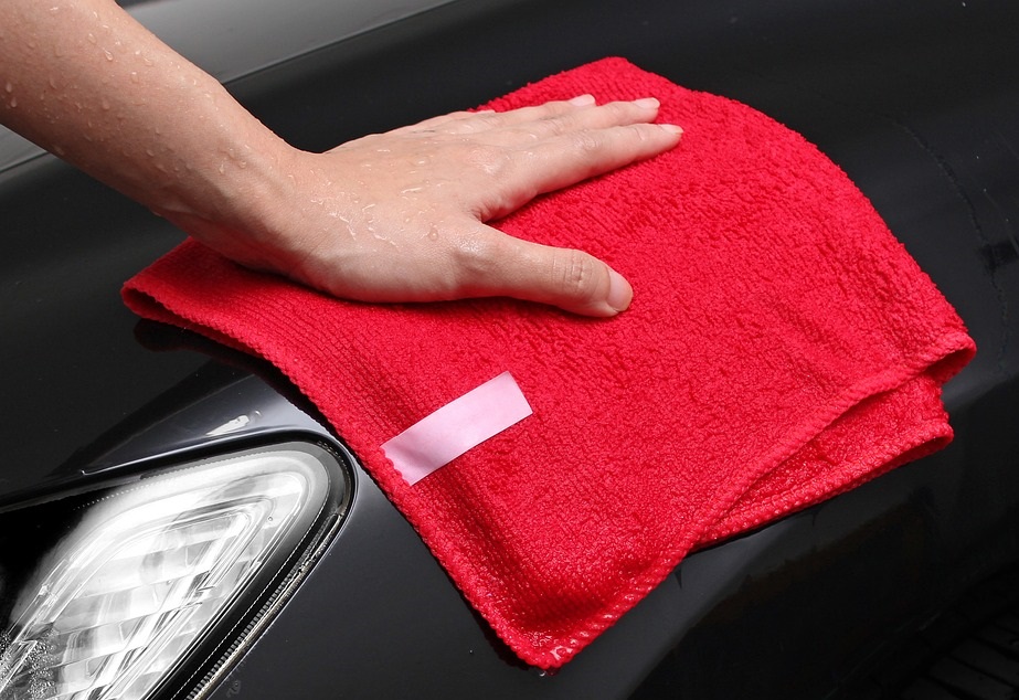 В Омске пьяный автомойщик угнал машину клиента и доехал до Тары