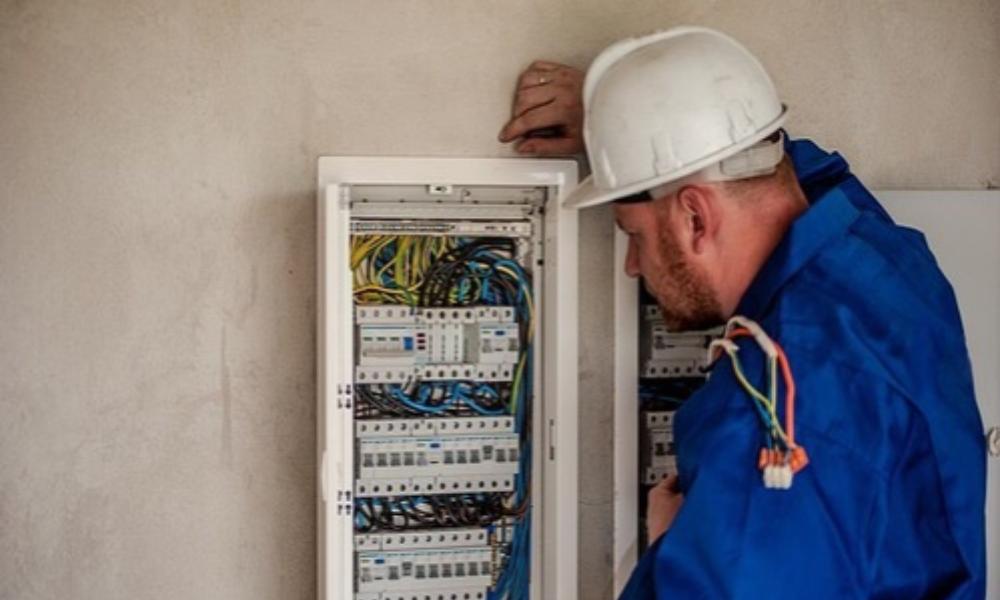 В Омской области наблюдается дефицит работников производства 