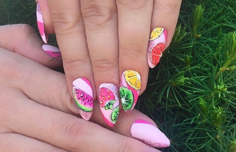 Фруктовый маникюр: тренд лета 2020