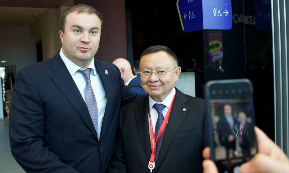 Виталий Хоценко обсудил с главой минстроя РФ развитие социальной инфраструктуры Омской области
