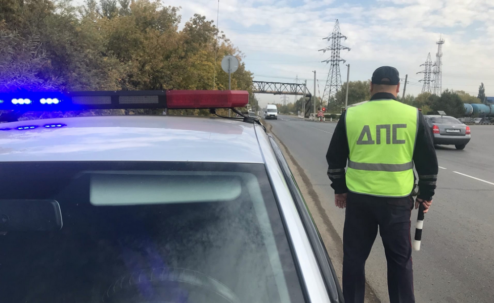 Более четверти совершённых омскими водителями нарушений происходят на ж/д переездах