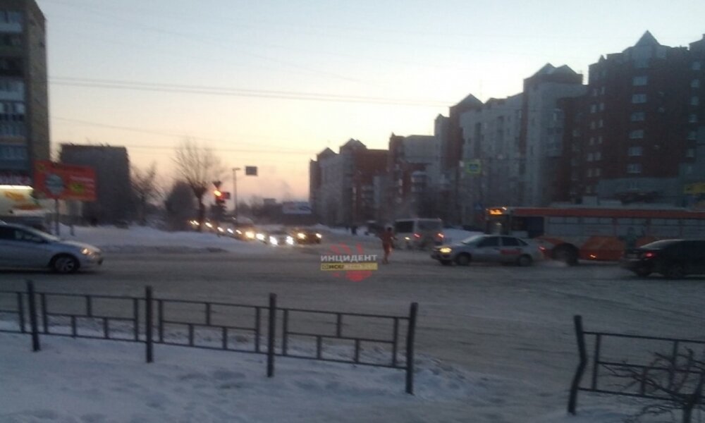 И морозы не помеха: утром по Нефтяникам пробежался голый мужчина 