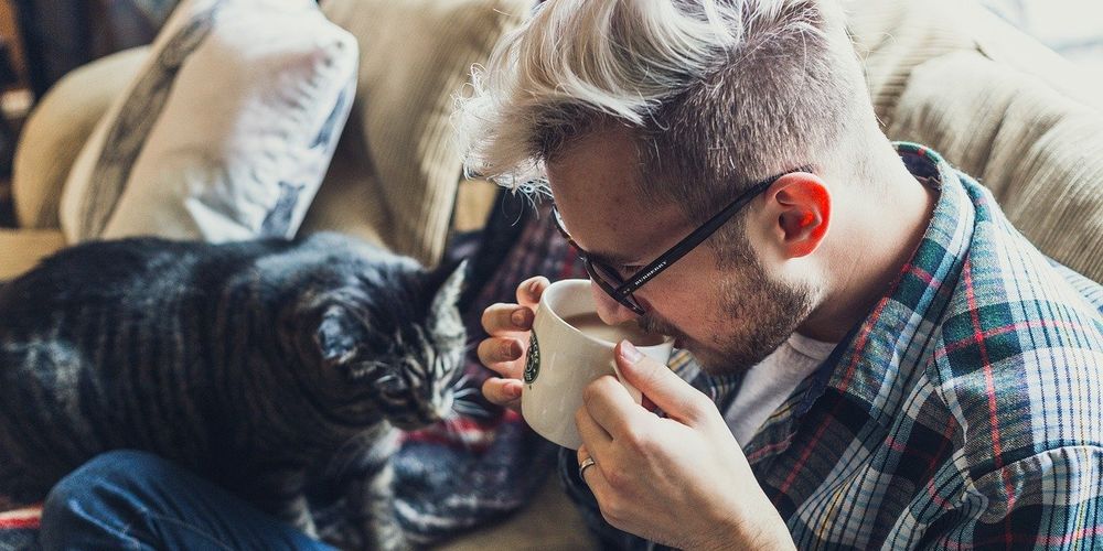 Уборка, музыка и стресс-сёрфинг: 10 советов психотерапевта, как справиться с напряжением