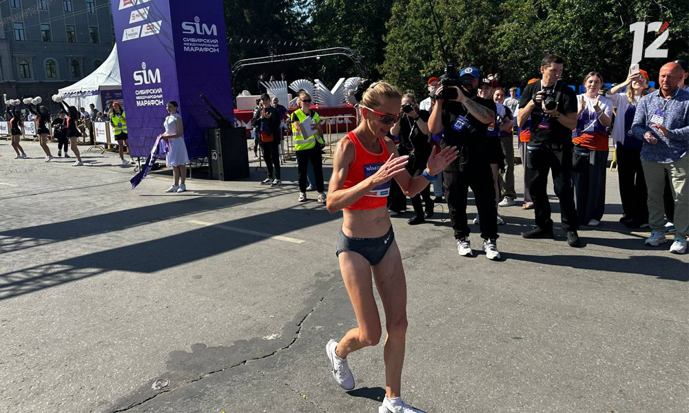 Алина Прокопьева стала победителем SIM-2025 на дистанции 42 км 195 м среди женщин 