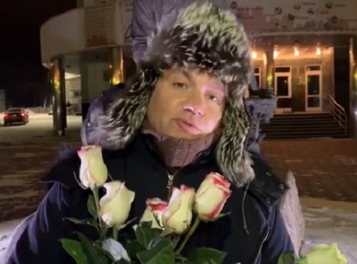 Александр Олешко возложил цветы к памятнику Ульянова на омском севере