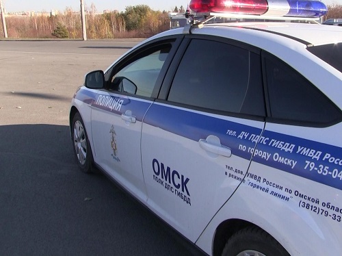 На трассе Омск - Тара два человека погибли после столкновения ВАЗа и Datsun