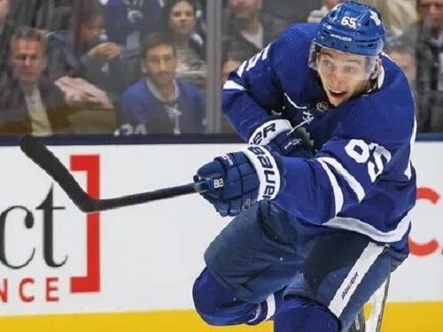 Воспитанник омского хоккея стал звездой матча между "Торонто" и "Сан-Хосе"