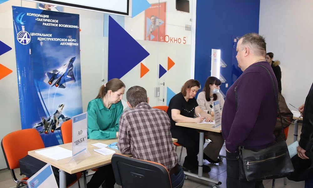 Зарплататные ожидания у омских рабочих и автомастеров за год выросли почти вдвое — до 70 тысяч рублей