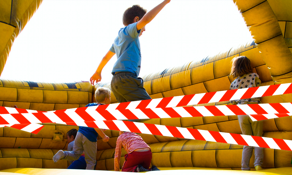 В Омске решили не приостанавливать работу детских комнат в аэропорту и на вокзале 