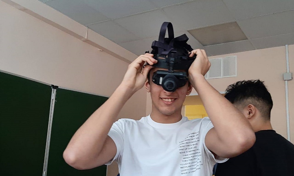 Около 500 омских школьников приняли участие в профориентационном квесте «ProfКод для входа»