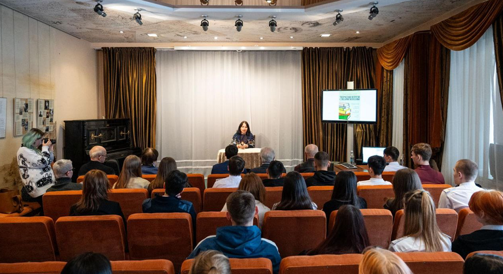 Омские прозаики и поэты рассказали о себе и своей работе в Литературном музее имени Ф. М. Достоевского