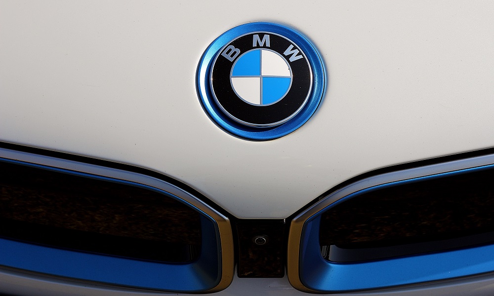 15-летняя омичка угнала у мамы своего друга BMW за 3 млн рублей