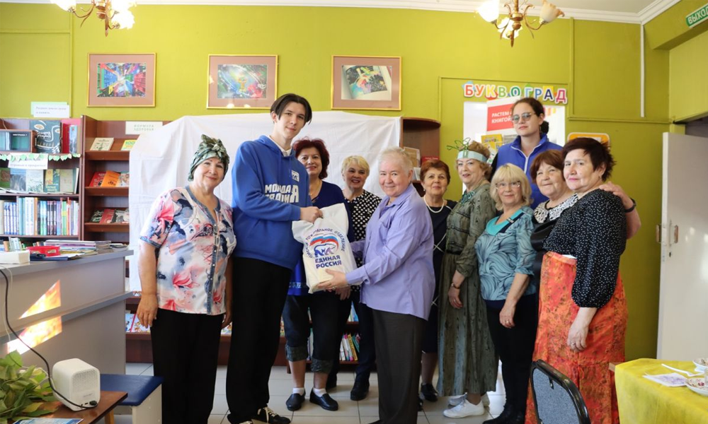 С заботой о старшем поколении: «Единая Россия» организовала в Омске мероприятия ко Дню пожилого человека