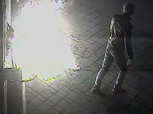 Пьяный на заправке в Омске поджёг бензин