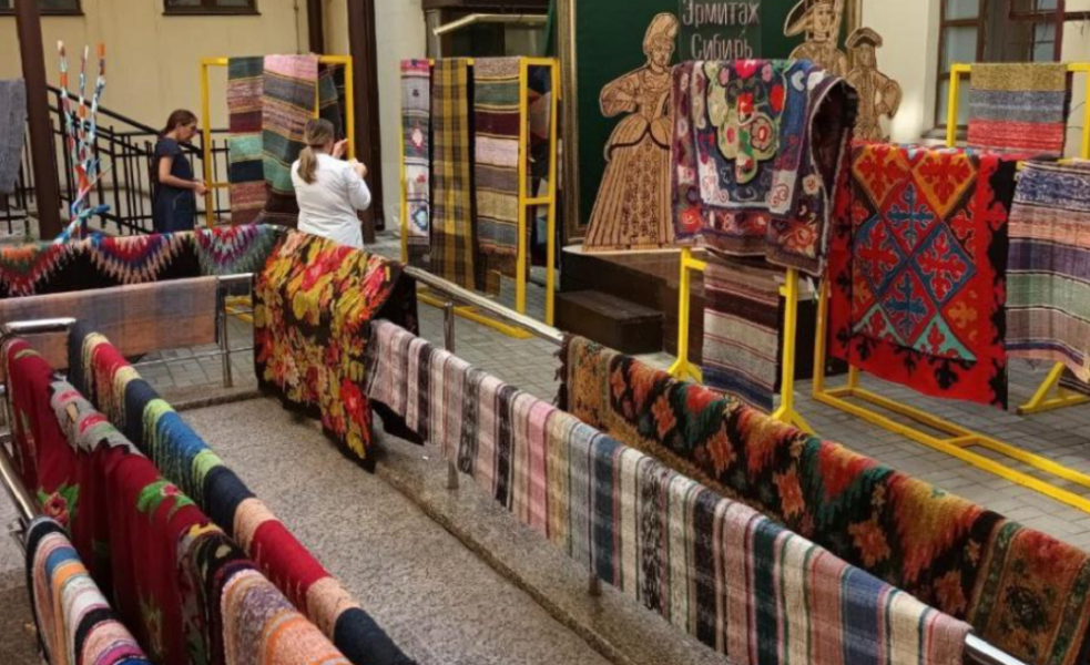 В центре «Эрмитаж-Сибирь» экспонаты вывели на прогулку