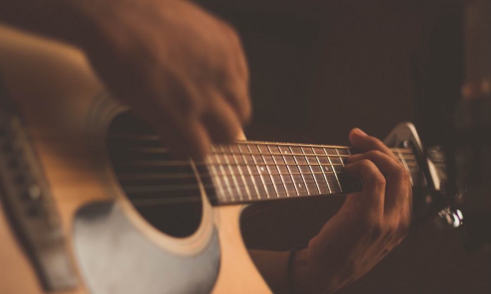 Омские музыканты на ста гитарах сыграют песню Егора Летова