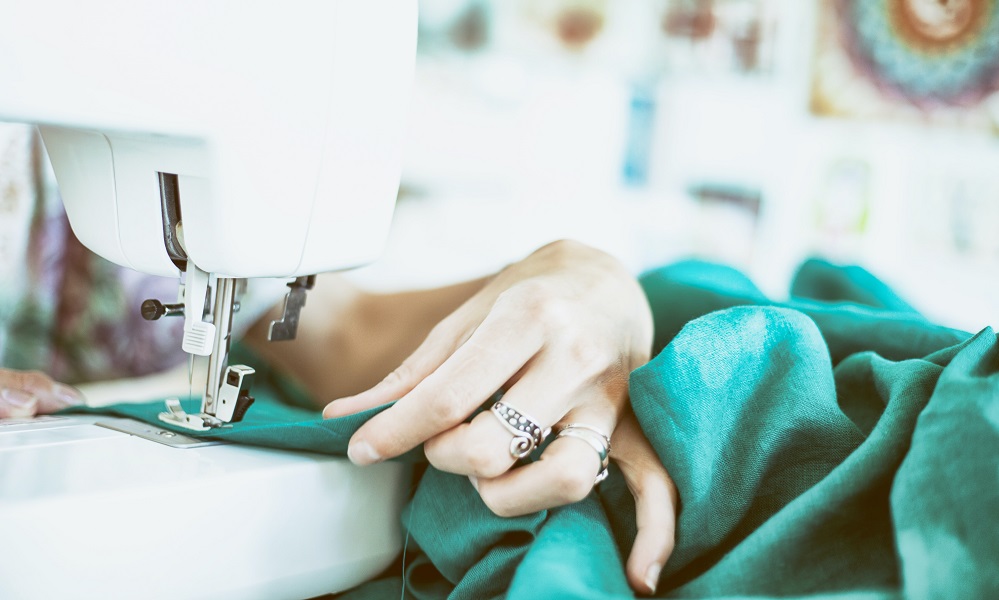 Пошив одежды и шиномонтаж: омичи рассказали, как готовятся к зиме 