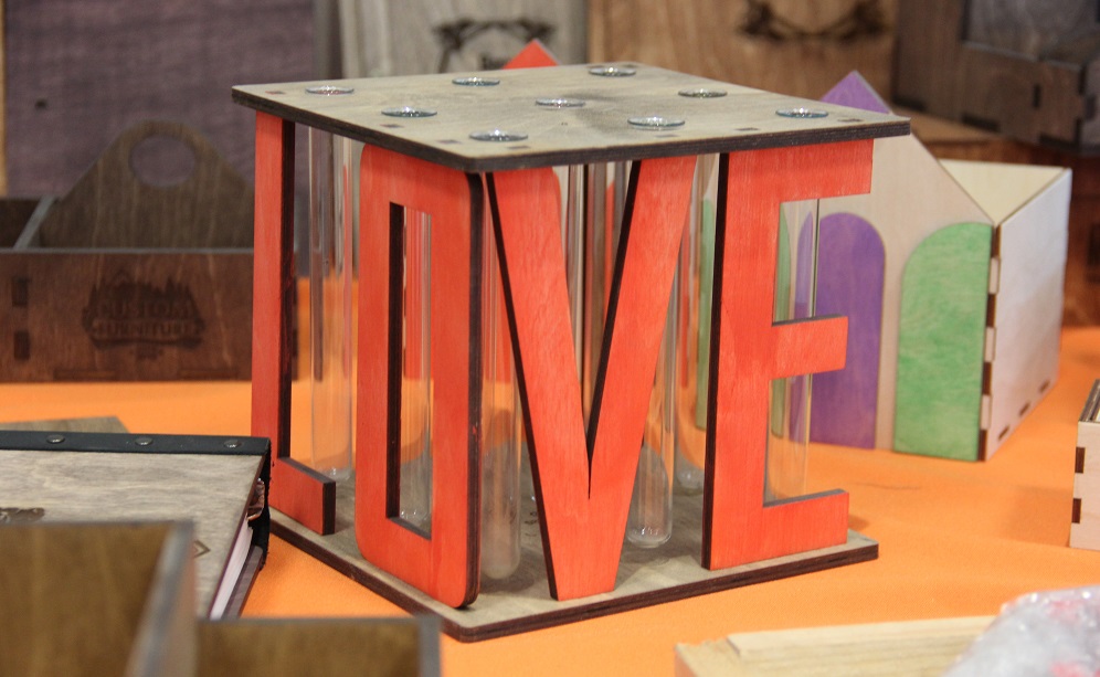 Что пчёлы ненавидят в людях и из-за чего отцы девочек психуют: в Омске делятся профессиональными секретами [ФОТО]