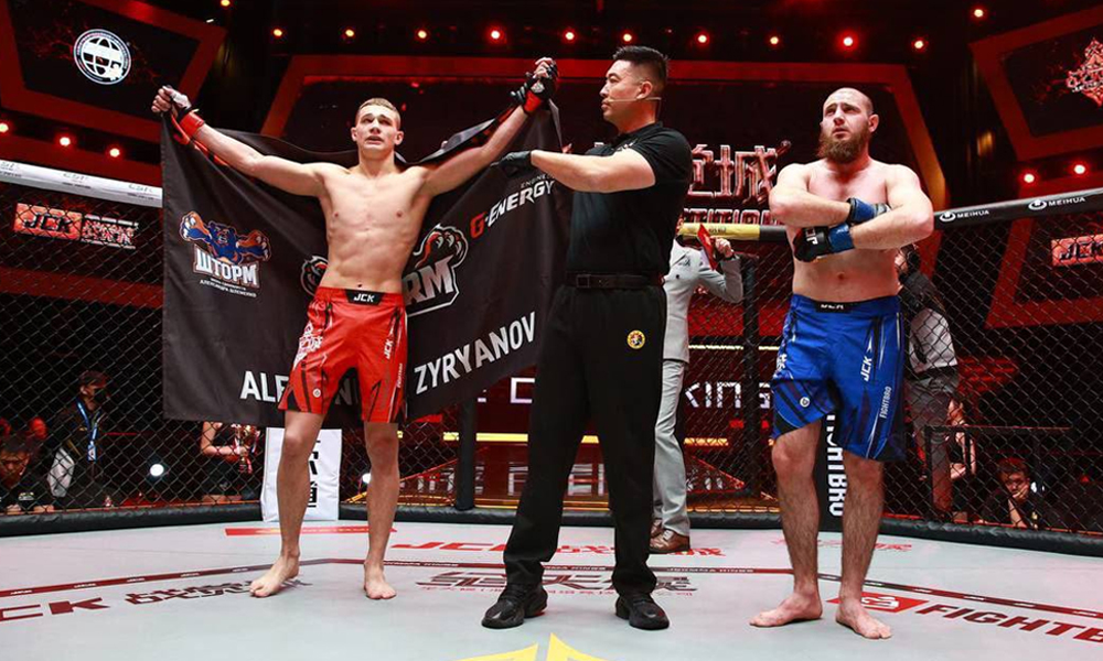 Омский боец Александр Зырянов подписал контракт с китайским промоушеном JCK