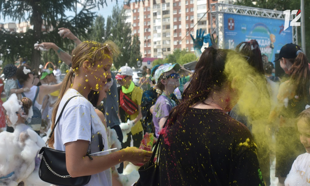 Омичей зовут «раскрасить» последний месяц лета